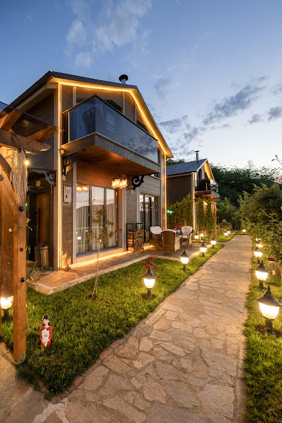 Poison Garden Suite & Spa